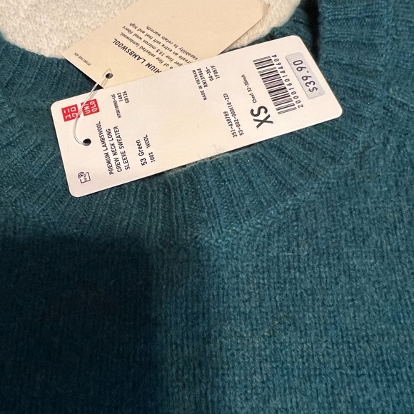 Uniqlo Men's Premium Lambswool Crewneck Sweater - Picture 2 of 5